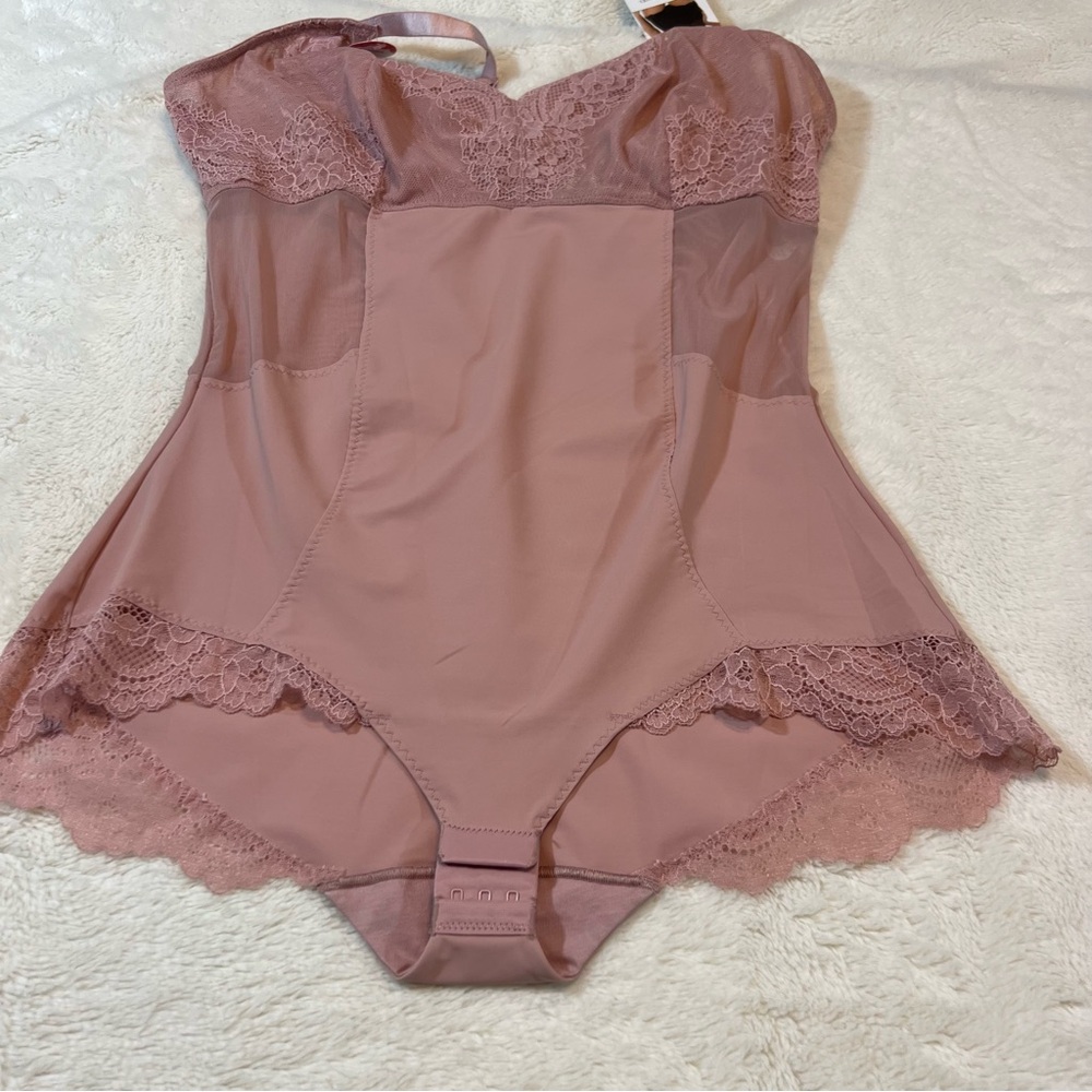 Red Hot Spanx Blush Nude Lace Panty Body Suit Size 2XL - Picture 2 of 13
